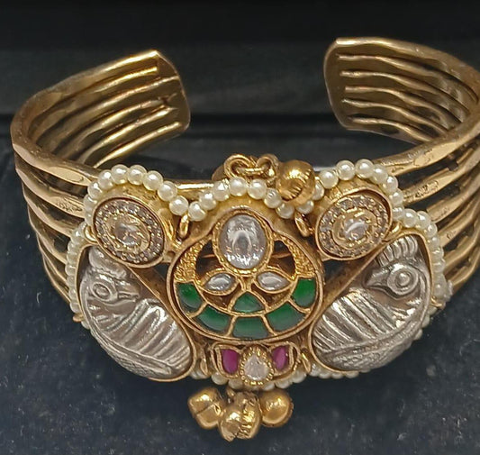 Mina Cuff